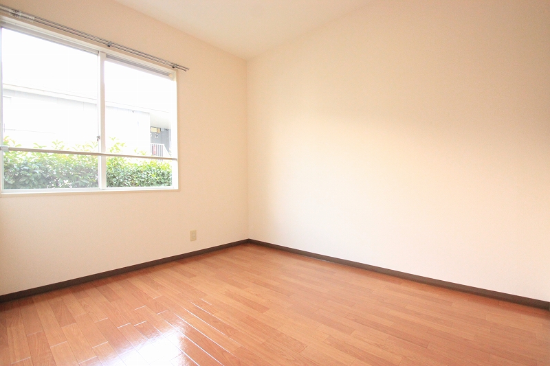 Other room space. ■ Same apartment It is similar to photo