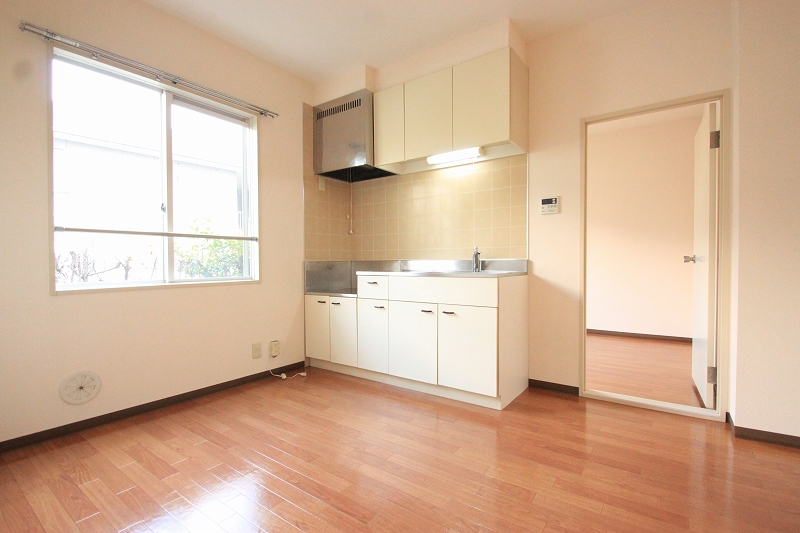 Living and room. ■ Same apartment It is similar to photo