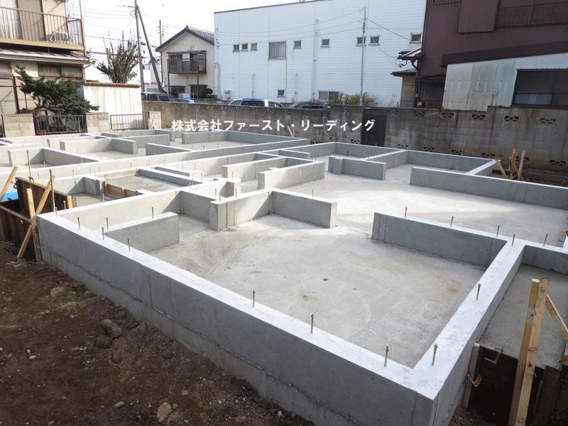 Local photos, including front road. Frontal road Local (12 May 2013) shooting, including the west side 4.0m