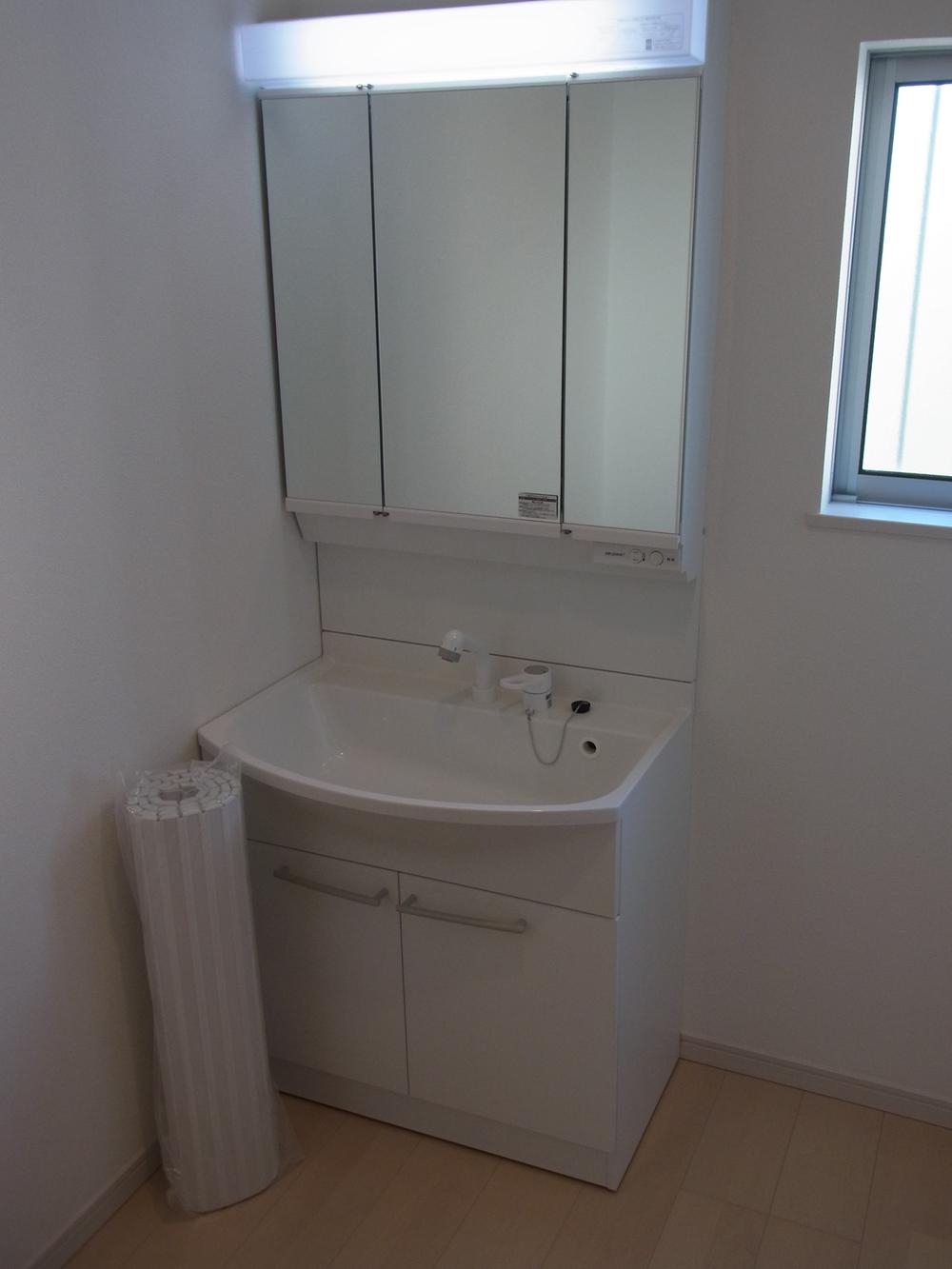 Same specifications photos (Other introspection). Same manufacturer construction cases