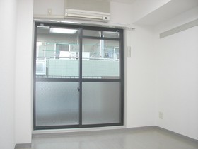 Living and room. Air-conditioned.