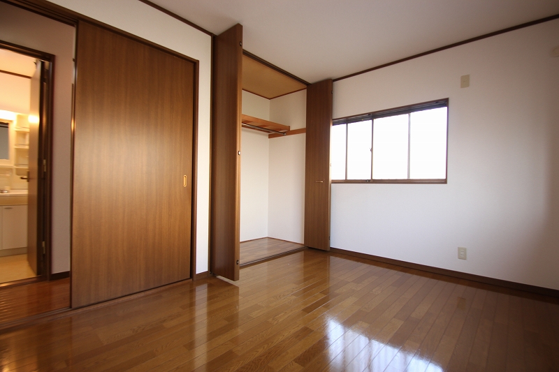 Other room space.  ■ Same apartment It is similar to photo