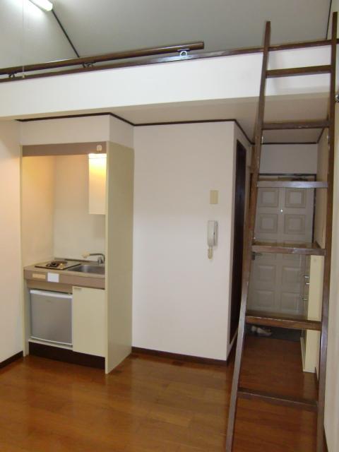 Living and room. Room 1