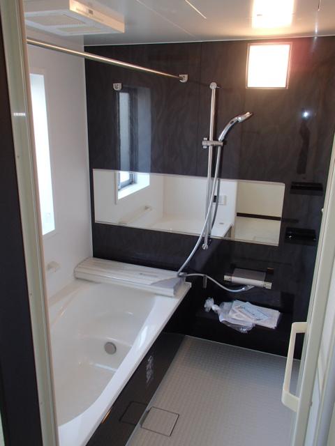 Bathroom. Local (11 May 2013) Shooting