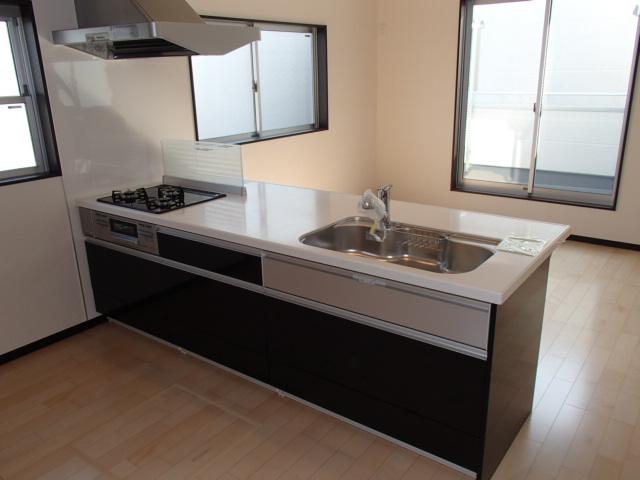 Kitchen. Local (11 May 2013) Shooting