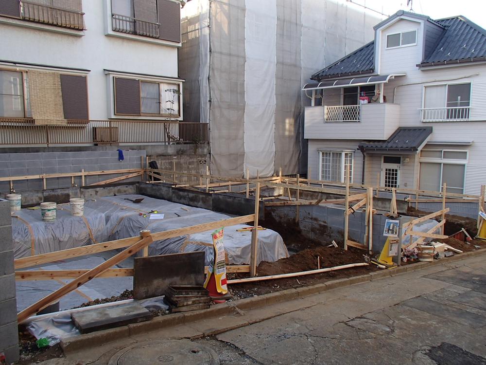 Local photos, including front road. Local (12 May 2013) Shooting