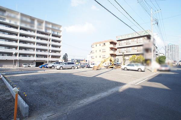 Local photos, including front road. Local (12 May 2013) Shooting