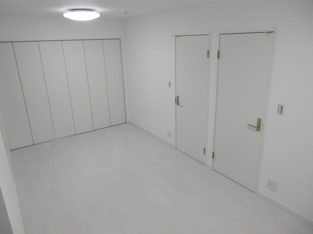 Other introspection. Room (May 2013) Shooting