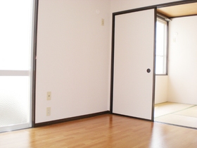 Living and room. Western-style is 6 Pledge