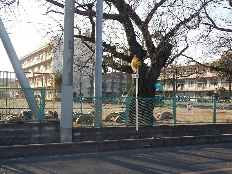 Primary school. Fujimino 150m to stand Fukuoka elementary school (elementary school)