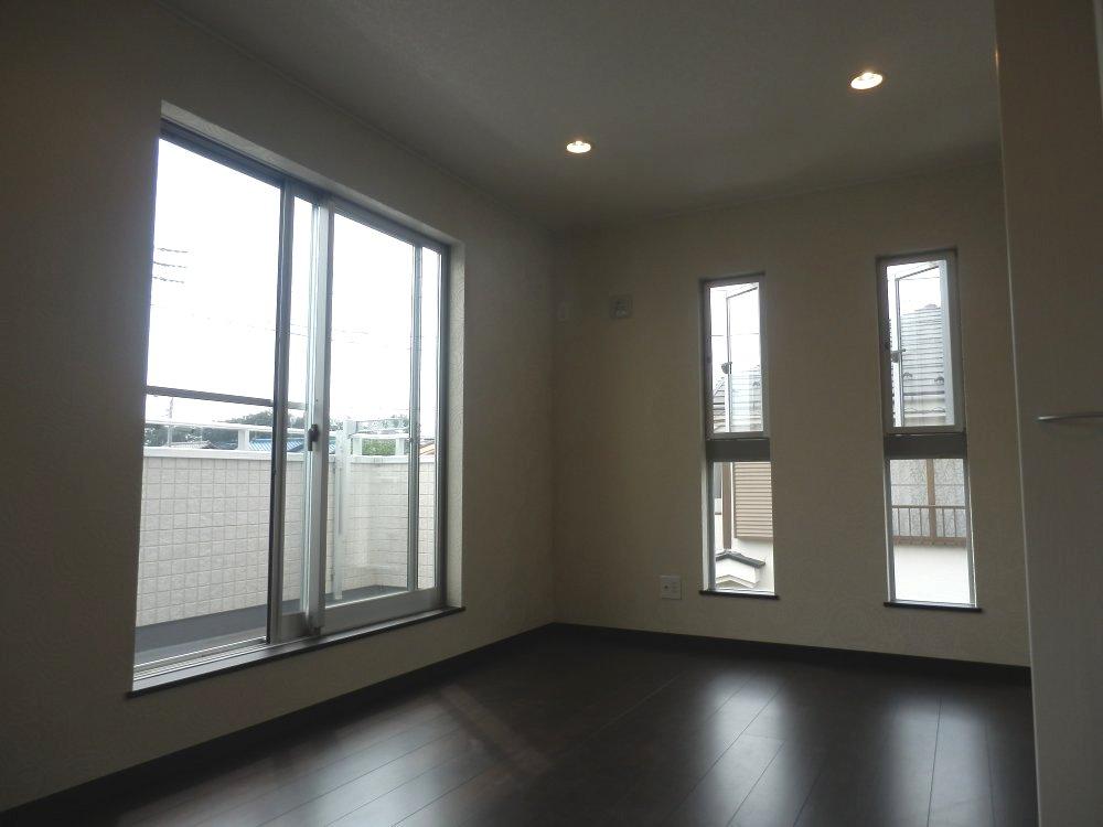 Non-living room. Indoor (September 2013) Shooting