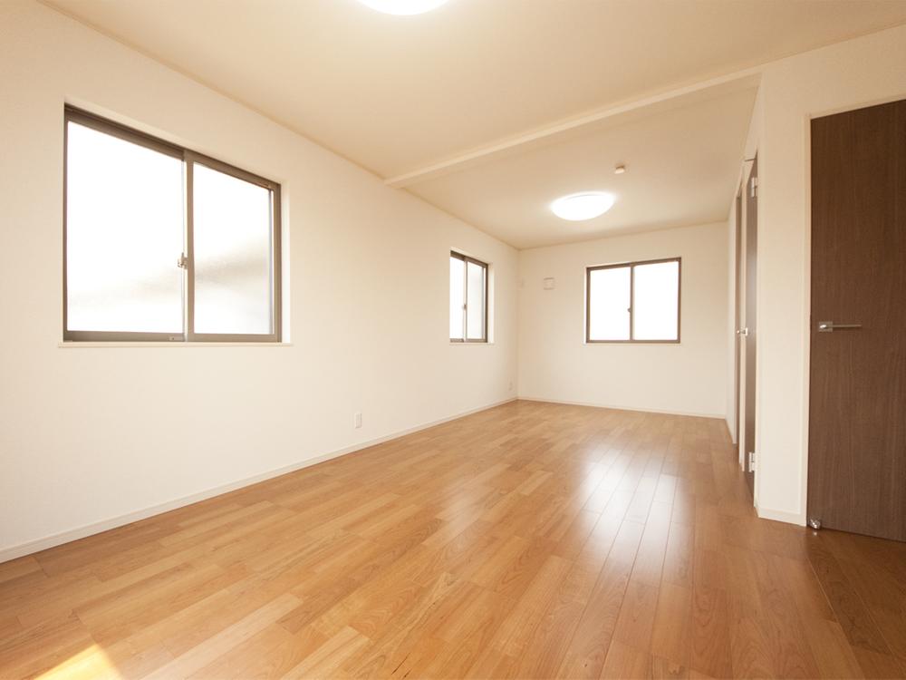 Non-living room. Room (August 2013) Shooting. Western-style 6.25 Pledge ・ 5.25 Pledge (you can set up a wall in the middle of the room. Among children is small in one room, Happy is designed to be changed to suit the situation of the family, such as divided into two rooms when he grows up. )