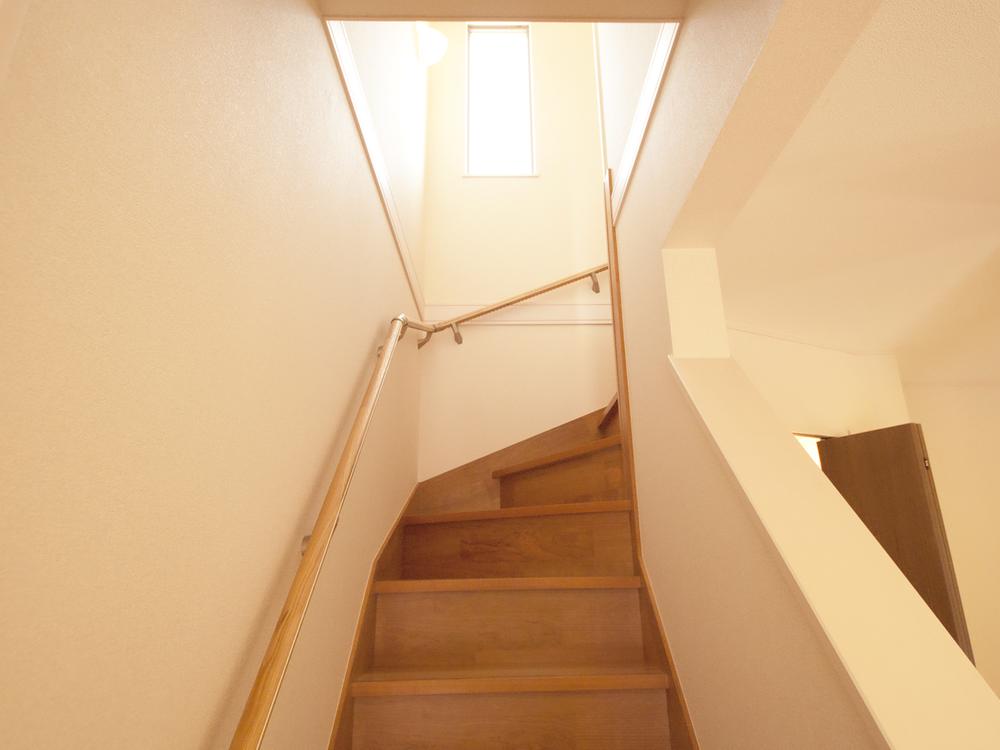 Other introspection. Room (August 2013) Shooting. Stairs (stairs going up to the top from the living room. Bright because the foot is also safe. )