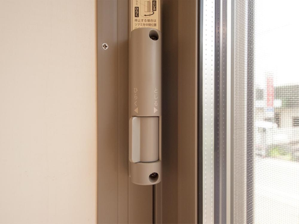 Other. Electric shutter. Opening and closing of the shutter is Easy