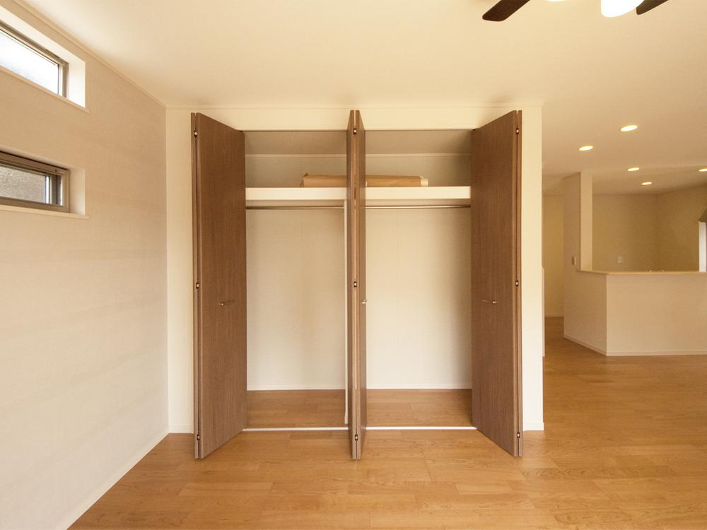 Receipt. Room (August 2013) Shooting. The 18.25 Pledge of large LDK, It requires a large storage