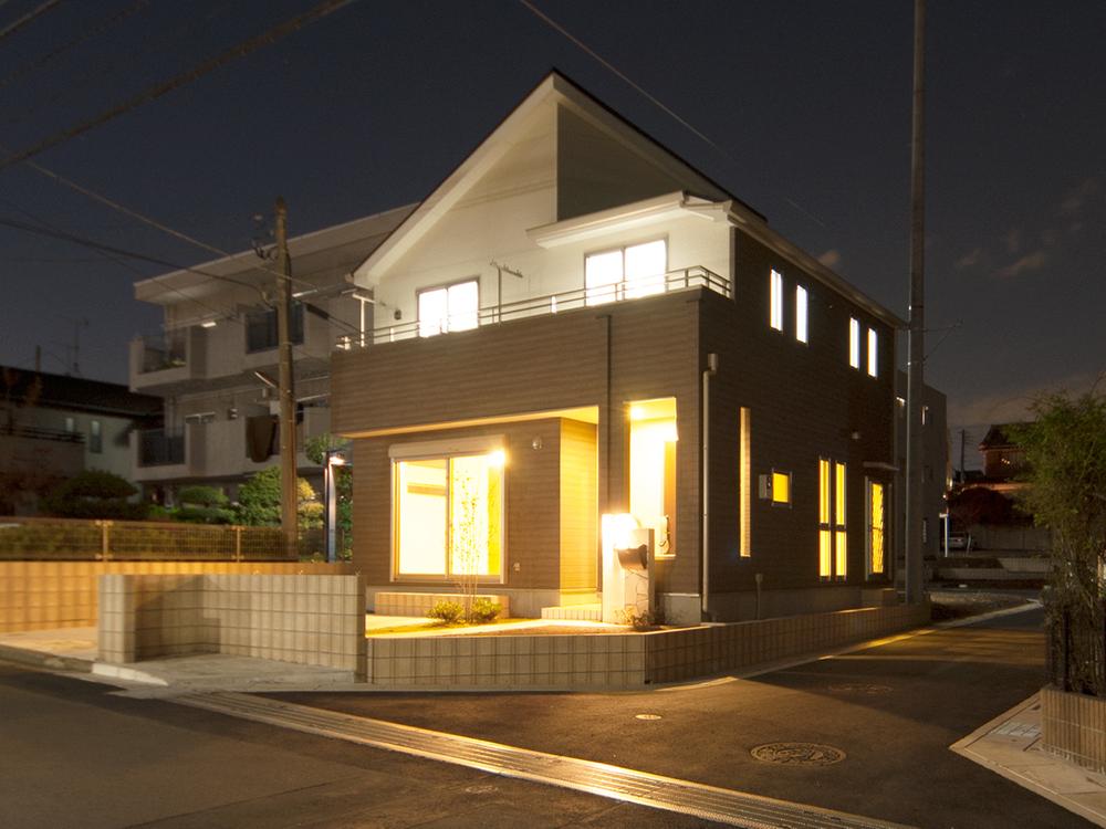 Local appearance photo. Local (11 May 2013) Shooting. It is a good location of the hit sun on the southeast corner lot! 