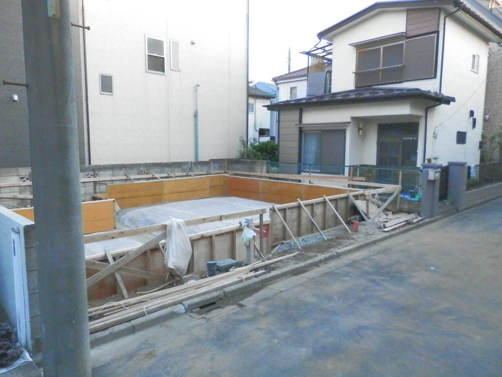 Local photos, including front road. Local (September 2013) Shooting