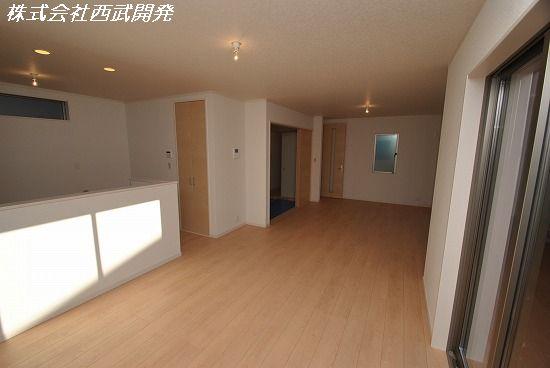 Living. Local (12 May 2013) Shooting