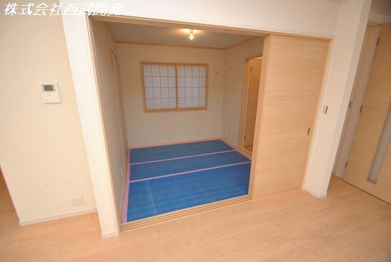 Non-living room. Local (12 May 2013) Shooting