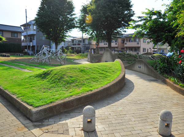 Surrounding environment. Bumpy park (7 min walk / About 500m ※ Park Front) (2-minute walk / About 160m ※ Bright Court)