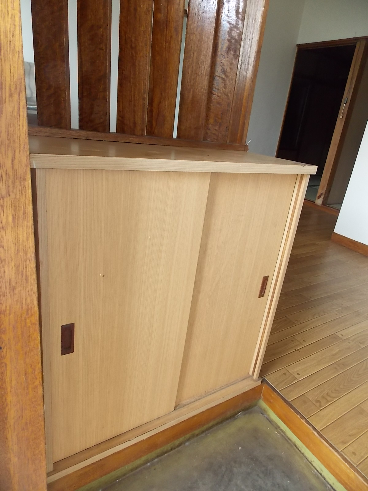 Entrance. With cupboard with.