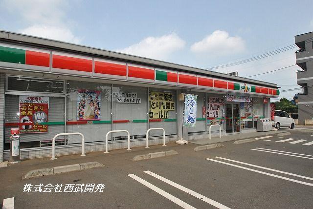 Convenience store. 214m until Thanksgiving Fujimino Sakura through shop