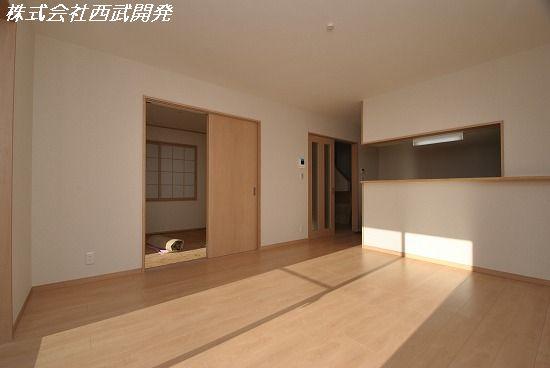 Living. Local (12 May 2013) Shooting