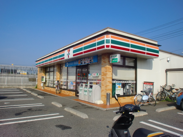 Convenience store. Seven-Eleven Oi Ureshino store up (convenience store) 526m