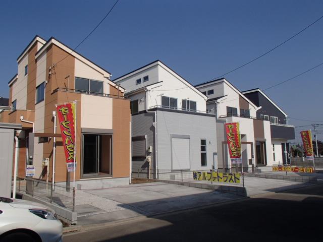 Local photos, including front road. Local (11 May 2013) Shooting