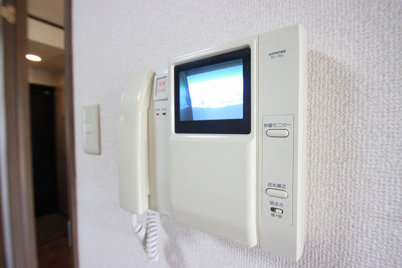 Security. The same type room photo