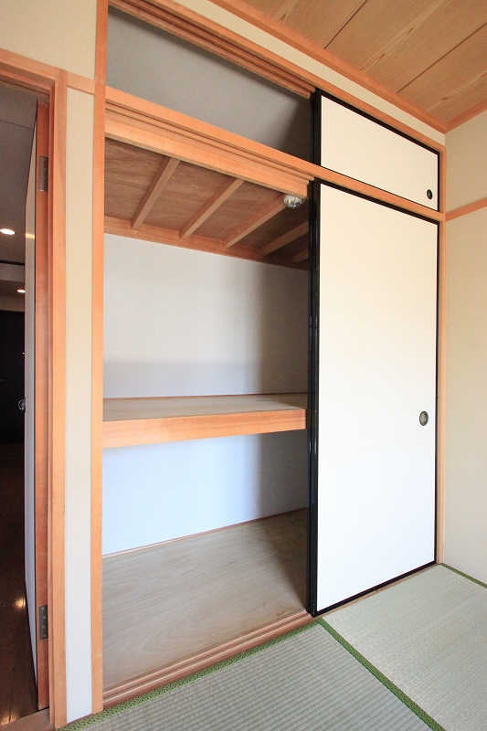 Receipt. The same type room photo