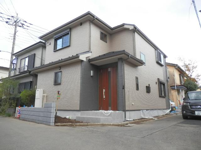 Local appearance photo. Local (11 May 2013) Shooting