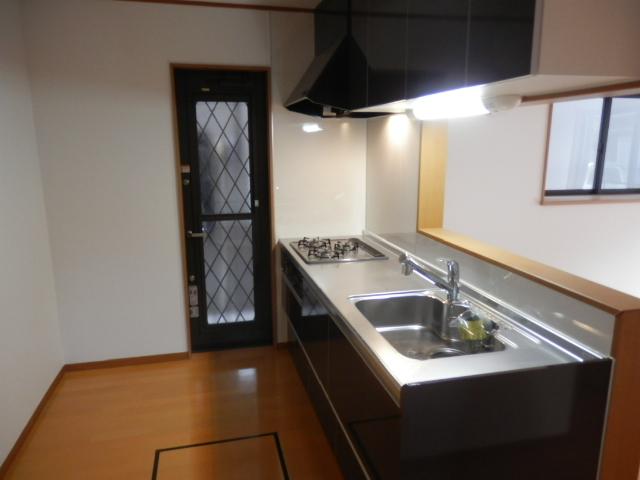 Kitchen. Local (11 May 2013) Shooting