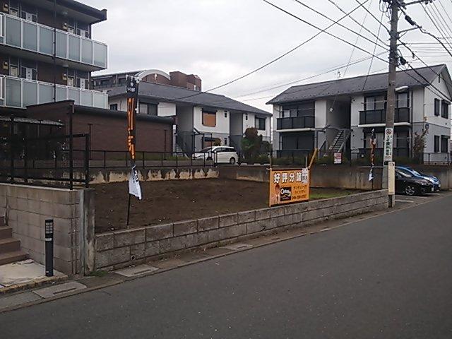 Local photos, including front road. Local (12 May 2013) Shooting