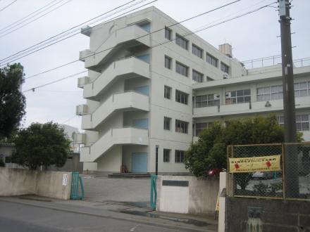 Junior high school. Fujimi Municipal Katsuse until junior high school 1553m  ※ You can commute. 