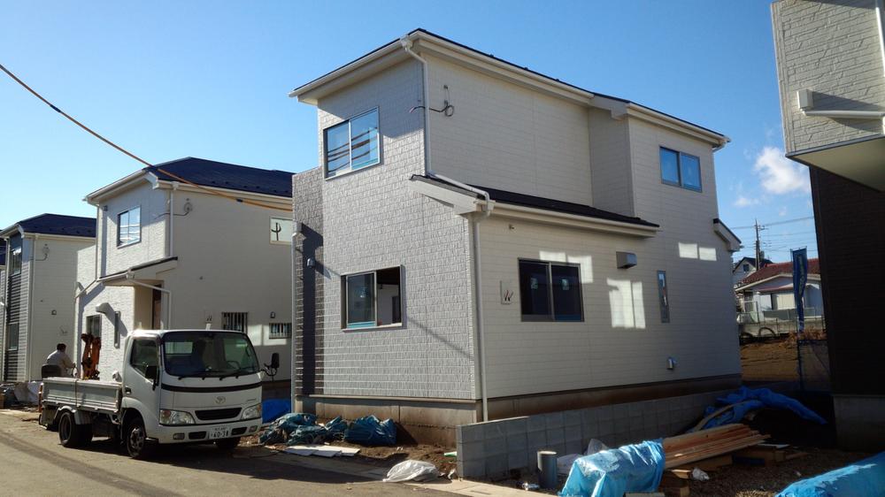 Local appearance photo. Local (12 May 2013) shooting (3 Building)