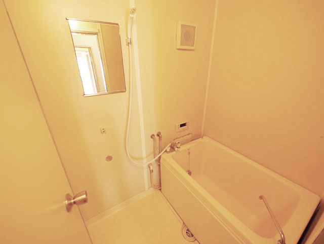 Bath. Reheating equipped! 