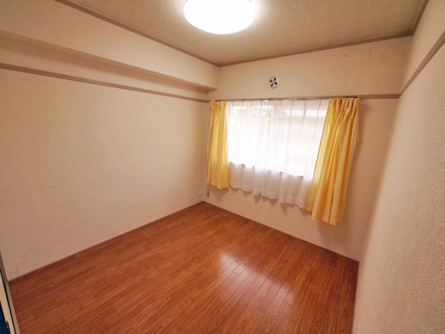 Living and room. North Western-style