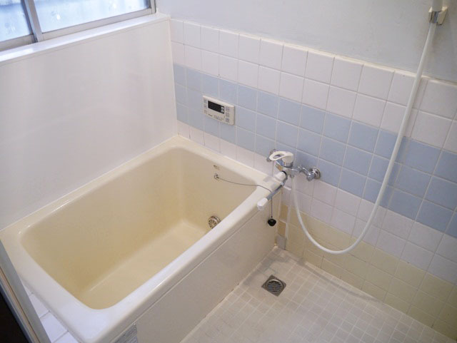 Bath. Reheating equipped!