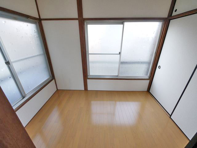 Other room space. 2 Kaiyoshitsu