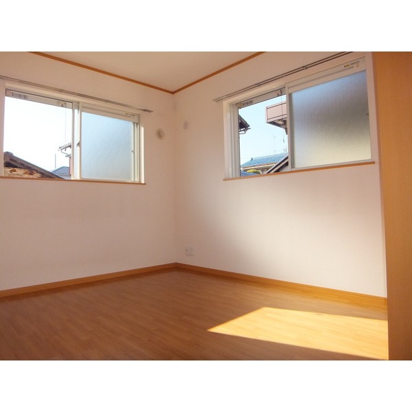 Living and room. All rooms are Western-style