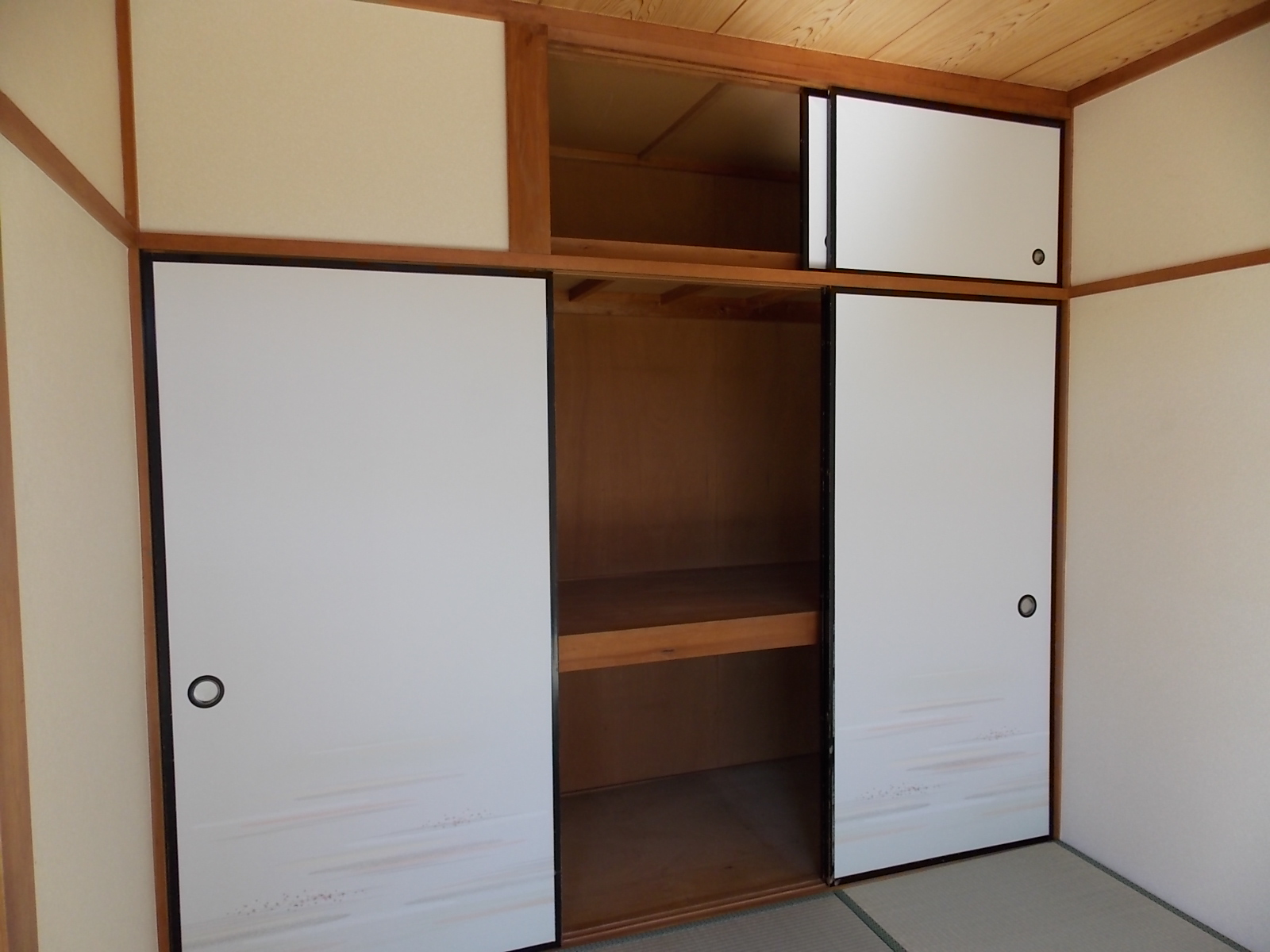 Other room space. Closet in the 6 Pledge Japanese-style room. 1 between the amount.