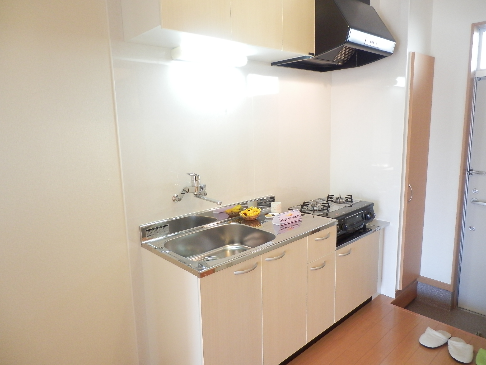 Kitchen. Gas stove (2-neck ・ Grill) is equipped with. 