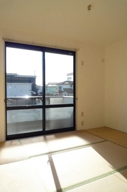 Living and room. It will calm the Japanese-style room