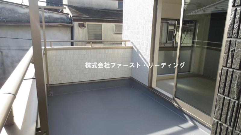 Balcony.  [Building 2] Sunny south-facing balcony (December 16, 2013) Shooting