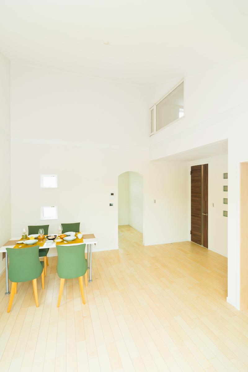 Non-living room. Room (May 2013) is to shoot the upper attic storage