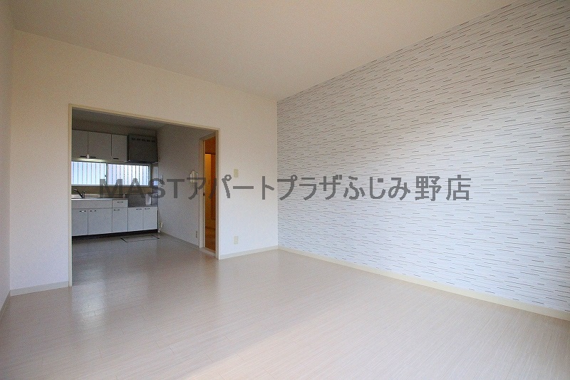 Other. 0m to living (Other)