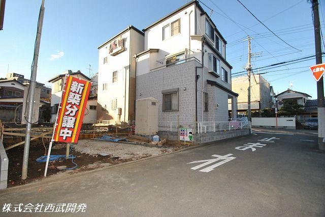 Local photos, including front road. Local (11 May 2013) Shooting