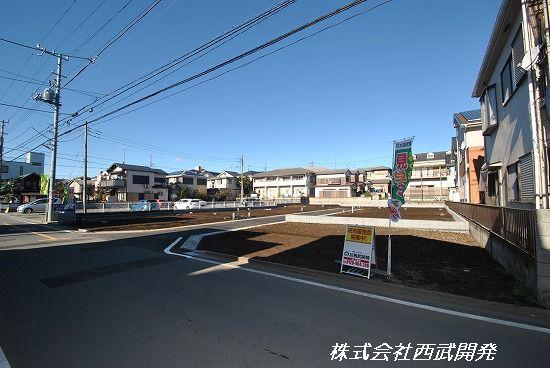 Local photos, including front road. Local (12 May 2013) Shooting