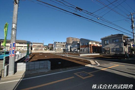 Local photos, including front road. Local (12 May 2013) Shooting